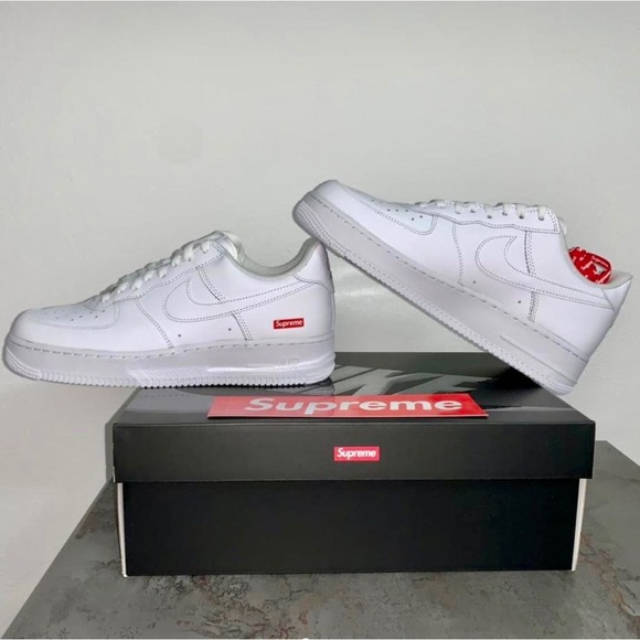 This is Nike AF1 supreme (White) - Picture 2 of 2